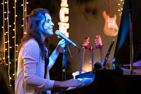 momentos do sarau voice na escola Voice no Brooklin SP apresentações artísticas com registro em foto e vídeo profissional
'