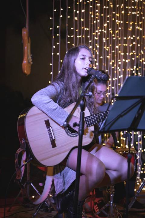 momentos do sarau voice na escola Voice no Brooklin SP apresentações artísticas com registro em foto e vídeo profissional
'