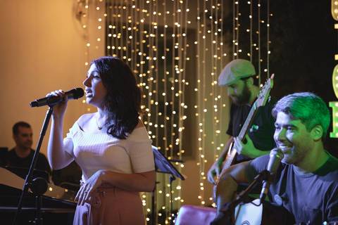 momentos do sarau voice na escola Voice no Brooklin SP apresentações artísticas com registro em foto e vídeo profissional
'