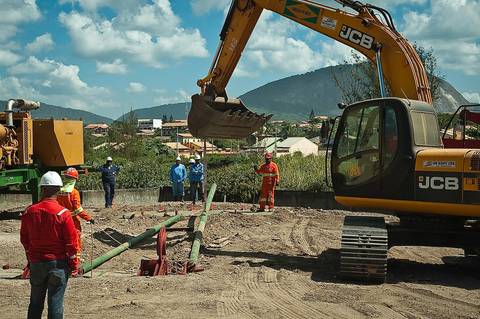 Registro das etapas de Obra de Perfuração Horizontal Direcional, HDD, para uso em material de comunicação e relatórios internos da Empresa
'