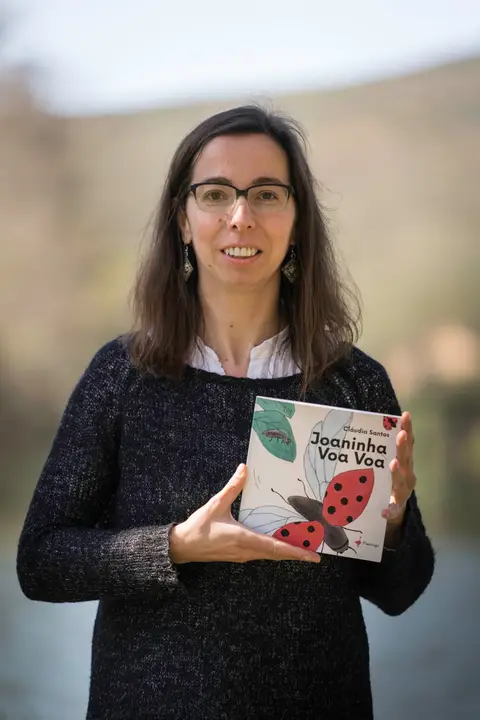 Cláudia Santos Edições Flamingo Joaninha Voa Voa'