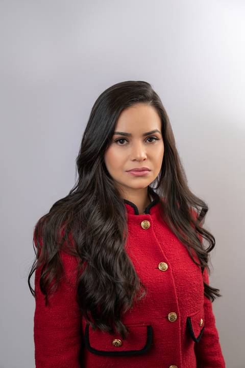 Larissa Bustamante advogada'