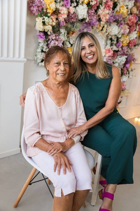 mãe e filha no ensaio de dia das mães'