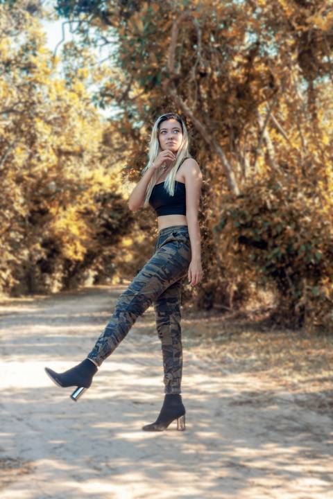 Ensaio feminino no Bosque da Barra, feito na Barra da Tijuca - RJ.
Modelo Larissa Generoso.'