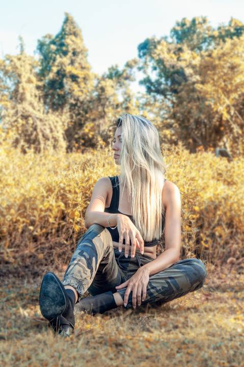 Ensaio feminino no Bosque da Barra, feito na Barra da Tijuca - RJ.
Modelo Larissa Generoso.'