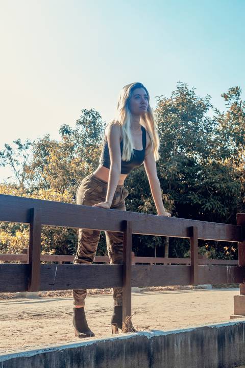 Ensaio feminino no Bosque da Barra, feito na Barra da Tijuca - RJ.
Modelo Larissa Generoso.'