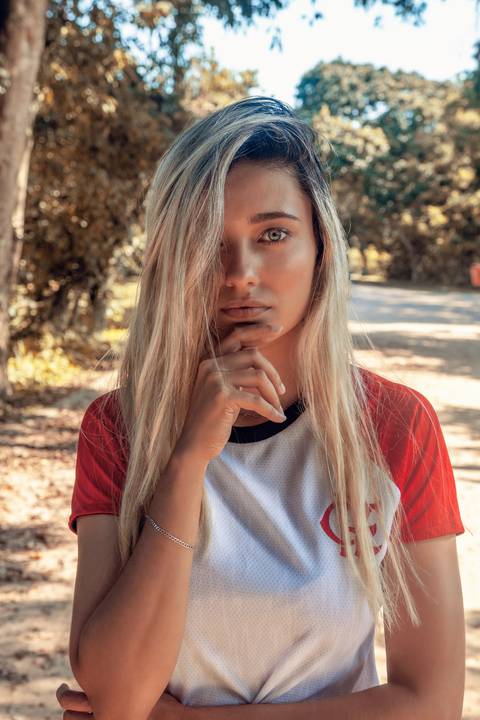 Ensaio feminino no Bosque da Barra, feito na Barra da Tijuca - RJ.
Modelo Larissa Generoso.'