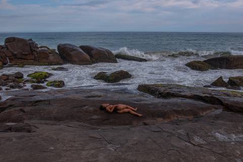 Ensaio sensual na praia do recreio
Foto de maio na praia
Poses para fotos na praia'