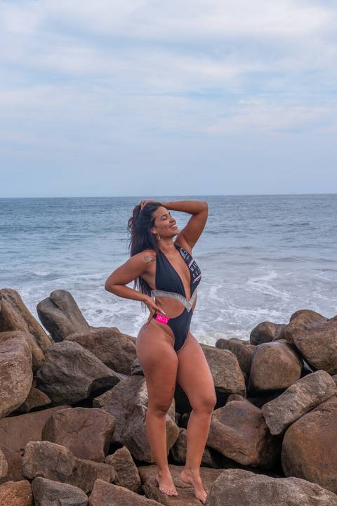 Ensaio sensual na praia do recreio
Foto de maio na praia
Poses para fotos na praia'