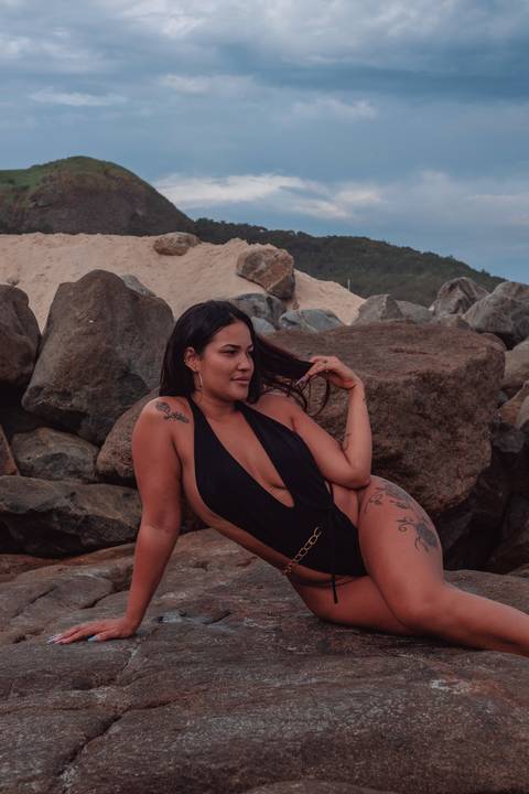 Ensaio sensual na praia do recreio
Foto de maio na praia
Poses para fotos na praia'