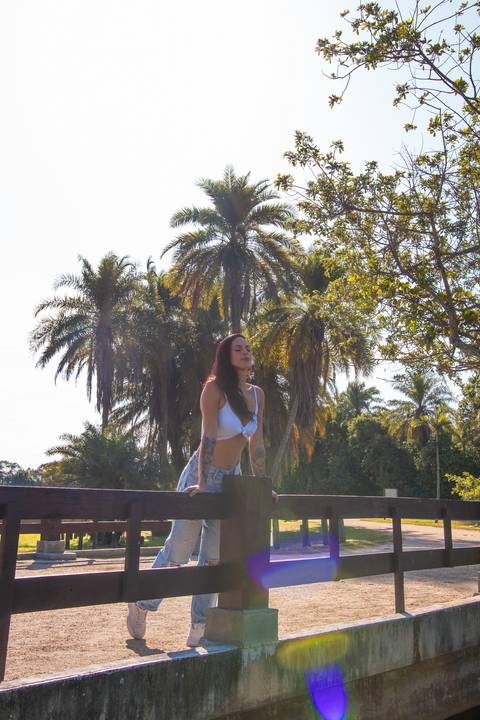 Ensaio sensual feminino no bosque da barra rj'