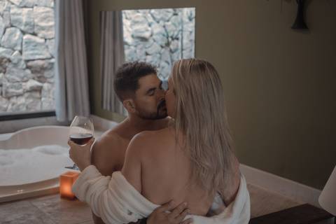 casal-beijando-foto-sensual'