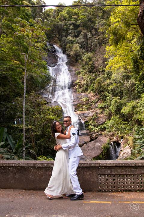 Fotos de ensaio pré-wedding na cachoeira da floresta da tijuca rj
Casamento militar'