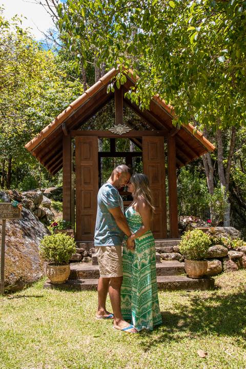 foto-de-casal-externa-pose'