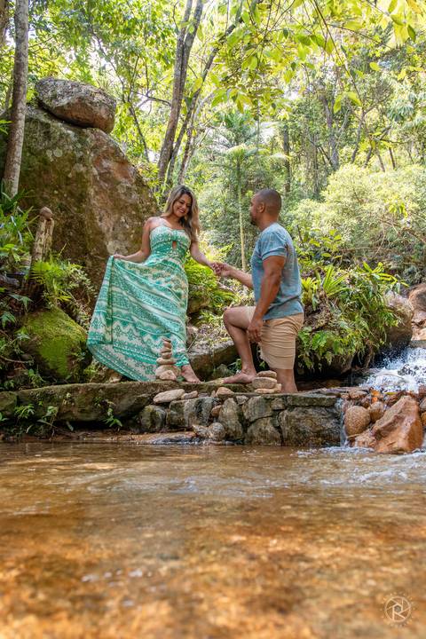 foto-de-casal-externa-pose'