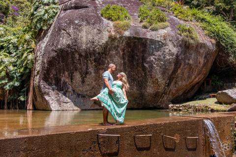 foto-de-casal-externa-pose'