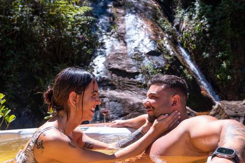 ensaio-casal-itaipava-bluebearcabins-poses-para-foto'
