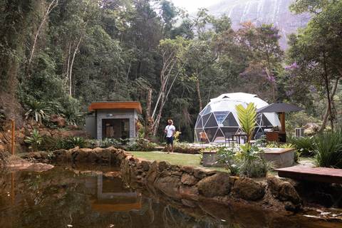 homem-na-pousada-bluebear-cabins'