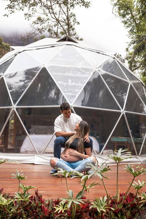 ensaio-gestante-e-marido-pusada-bluebear-cabins-elegante'