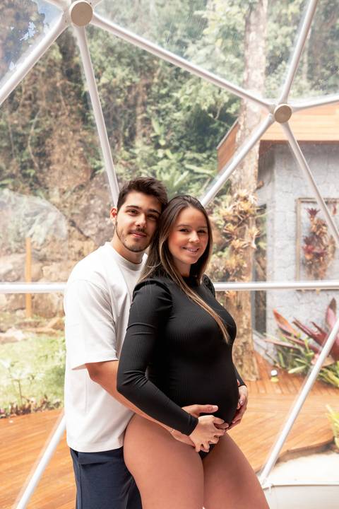 ensaio-gestante-e-marido-pusada-bluebear-cabins-elegante'