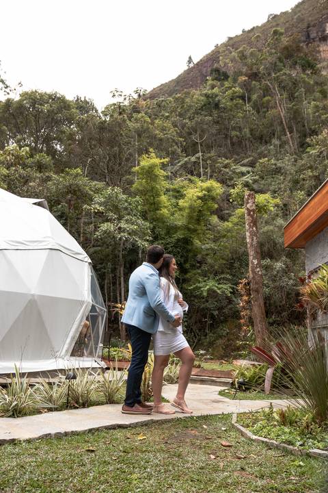 ensaio-gestante-e-marido-pusada-bluebear-cabins-elegante'