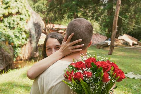 ensaio-pre-wedding-pousada-paraiso-petropolis-casal-flores'