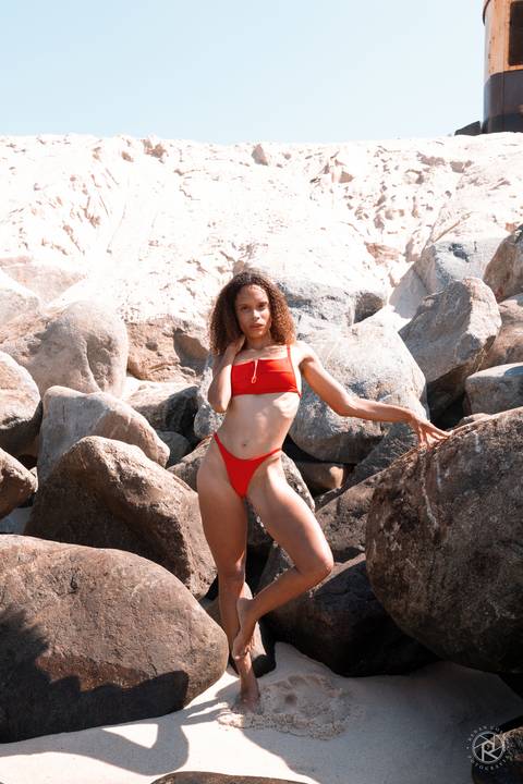 foto-mulher-na-praia-recreio-rj'