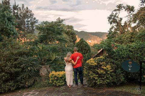 ensaio-casal-pousada-serra-da-índia-em-penedo-rj'