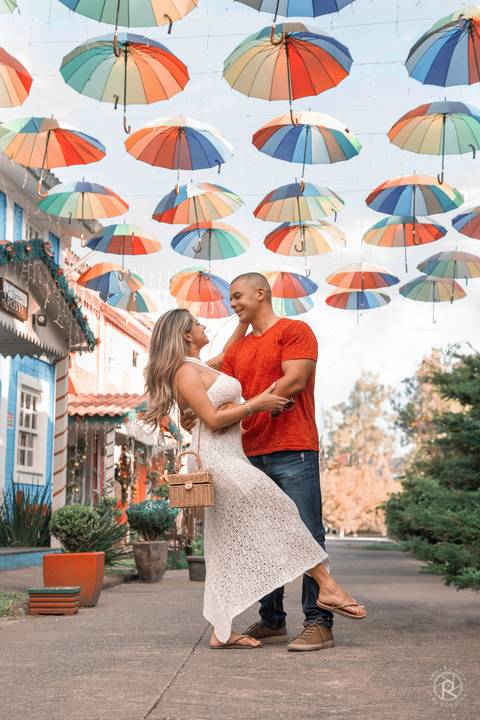 foto de casal na pequena finlândia em penedo rj
foto-nos-guarda-chuvas-em-penedo'