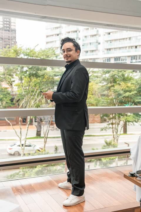 Ensaio corporativo para o médico Yago realizado na cafeteria Santo Grão localizada no Morumbi, São Paulo.
'