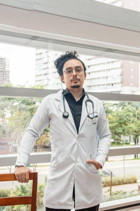 Ensaio corporativo para o médico Yago realizado na cafeteria Santo Grão localizada no Morumbi, São Paulo.
'
