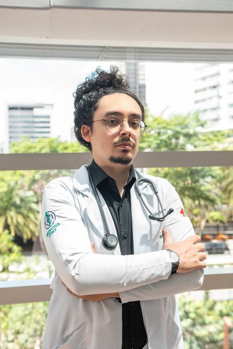 Ensaio corporativo para o médico Yago realizado na cafeteria Santo Grão localizada no Morumbi, São Paulo.
'