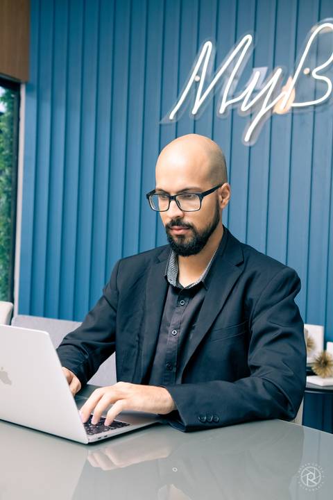 Ensaio corporativo para corretores da imobiliária My Broker em Uberlândia MG.'