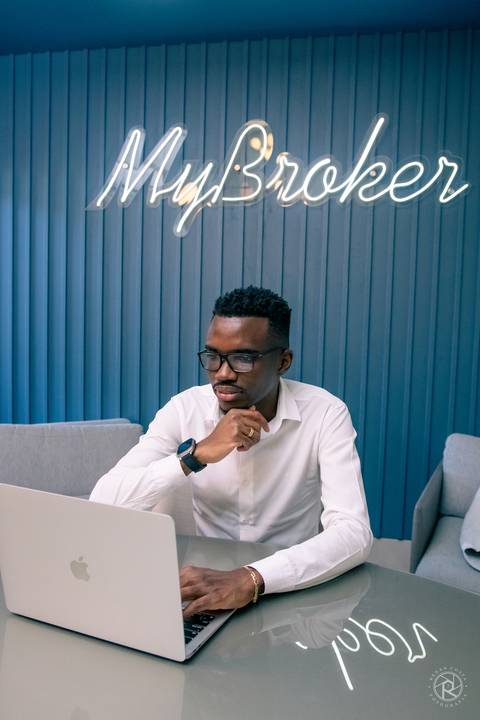 Ensaio corporativo para corretores da imobiliária My Broker em Uberlândia MG.'