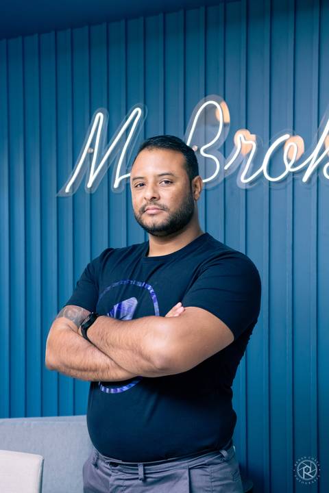 Ensaio corporativo para corretores da imobiliária My Broker em Uberlândia MG.'