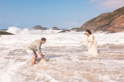 Ensaio Pré-Wedding na praia do recreio no Rio de Janeiro
Ensaio de casal na praia rj'