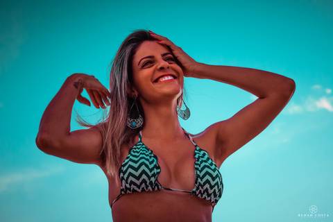 Ensaio fotográfico feminino da Alessandra Santana realizado na praia do pontal, localizada no Recreio dos Bandeirantes - Rio de Janeiro.'