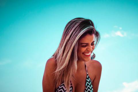 Ensaio fotográfico feminino da Alessandra Santana realizado na praia do pontal, localizada no Recreio dos Bandeirantes - Rio de Janeiro.'