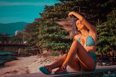 Ensaio fotográfico feminino da Alessandra Santana realizado na praia do pontal, localizada no Recreio dos Bandeirantes - Rio de Janeiro.'