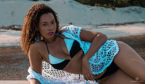 Ensaio fotográfico feminino da Larissa Loredo realizado na praia do pontal, localizada no Recreio dos Bandeirantes - Rio de Janeiro.'