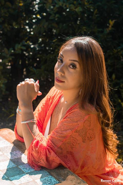 Ensaio fotográfico feminino Bruna Ramo realizado em parceria com a loja Meraki Joalheria no Bosque da Barra - Barra da Tijuca RJ.'