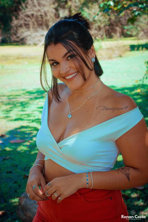 Ensaio fotográfico feminino Patricia Andrieta realizado em parceria com a loja Meraki Joalheria no Bosque da Barra - Barra da Tijuca RJ.'