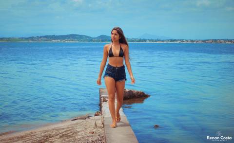 Ensaio fotográfico feminino Marcela Ferreira realizado na Praia do Sal, localizada em São Pedro D'Aldeia RJ.'