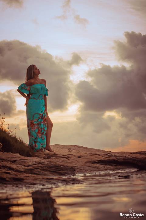 Ensaio fotográfico feminino Marcela Ferreira realizado na Praia do Sal, localizada em São Pedro D'Aldeia RJ.'