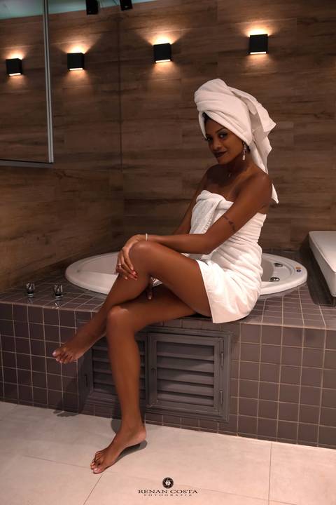 Ensaio sensual da maravilhosa Cindiana Souza, realizado no Ouro Motel em Sepetiba RJ.
Foto sensual de toalha'