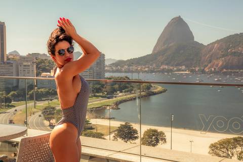 Ensaio sensual feminino Sanara Pinheiro, realizado no Hotel Yoo Two - Botafogo RJ.'