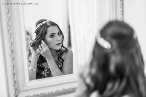 noiva de frente para o espelho'