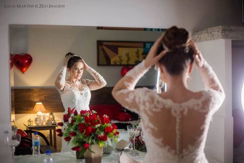 making of noiva arrumando o cabelo'