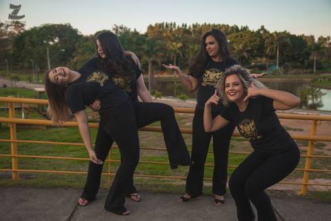 A famosa pose da catuaba! haha
'