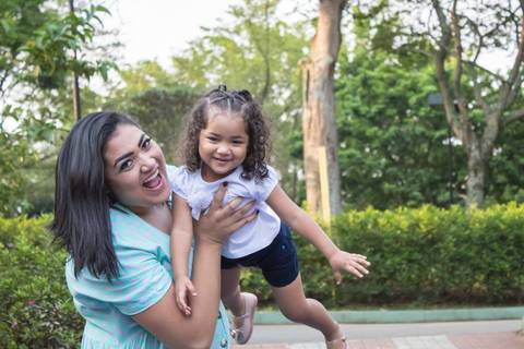 Fotografia de família, Ana Beatriz Fotografia, Parque Rafael Lazzuri, Ensaio em São Bernardo do Campo, Ensaio infantil, Foto de Criança, Bebe menina, Foto mãe e filha, Mãe e filha, Mãe de menina, Ensaio mãe e filha, look mãe e filha'